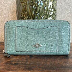 🆕 NWOT Coach F54007 Crossgrain Leather Zip Around Wallet